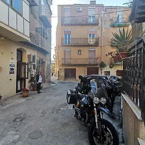 https://la-casa-di-adina.sicilyhotelsitaly.net