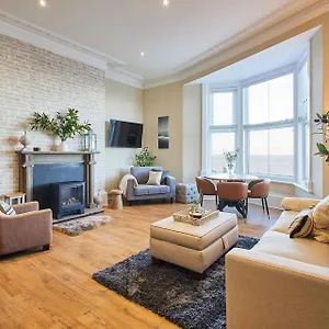 https://host-stay-salty-bay.yorkshirehotels.net